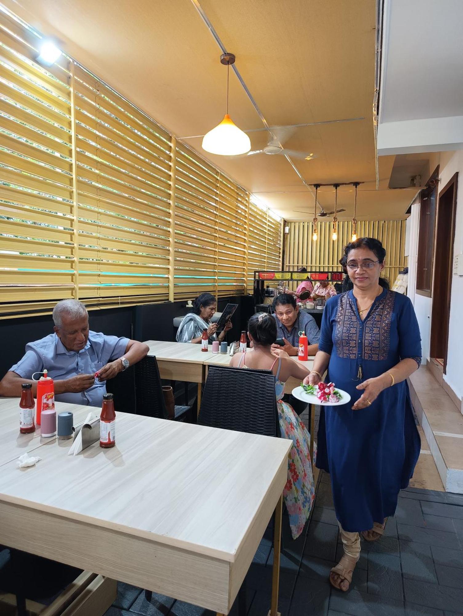 נדומבסרי Blue Bell Cochin Airport Hotel מראה חיצוני תמונה