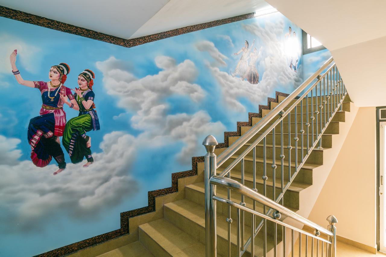 נדומבסרי Blue Bell Cochin Airport Hotel מראה חיצוני תמונה