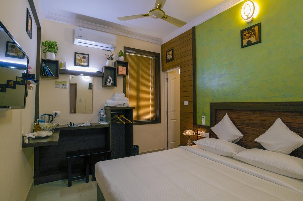 נדומבסרי Blue Bell Cochin Airport Hotel מראה חיצוני תמונה