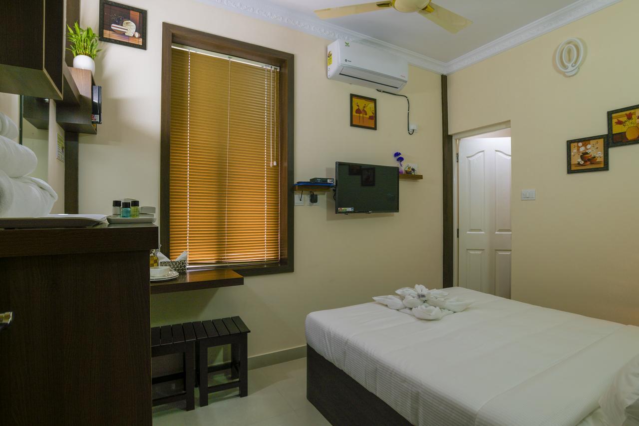 נדומבסרי Blue Bell Cochin Airport Hotel מראה חיצוני תמונה