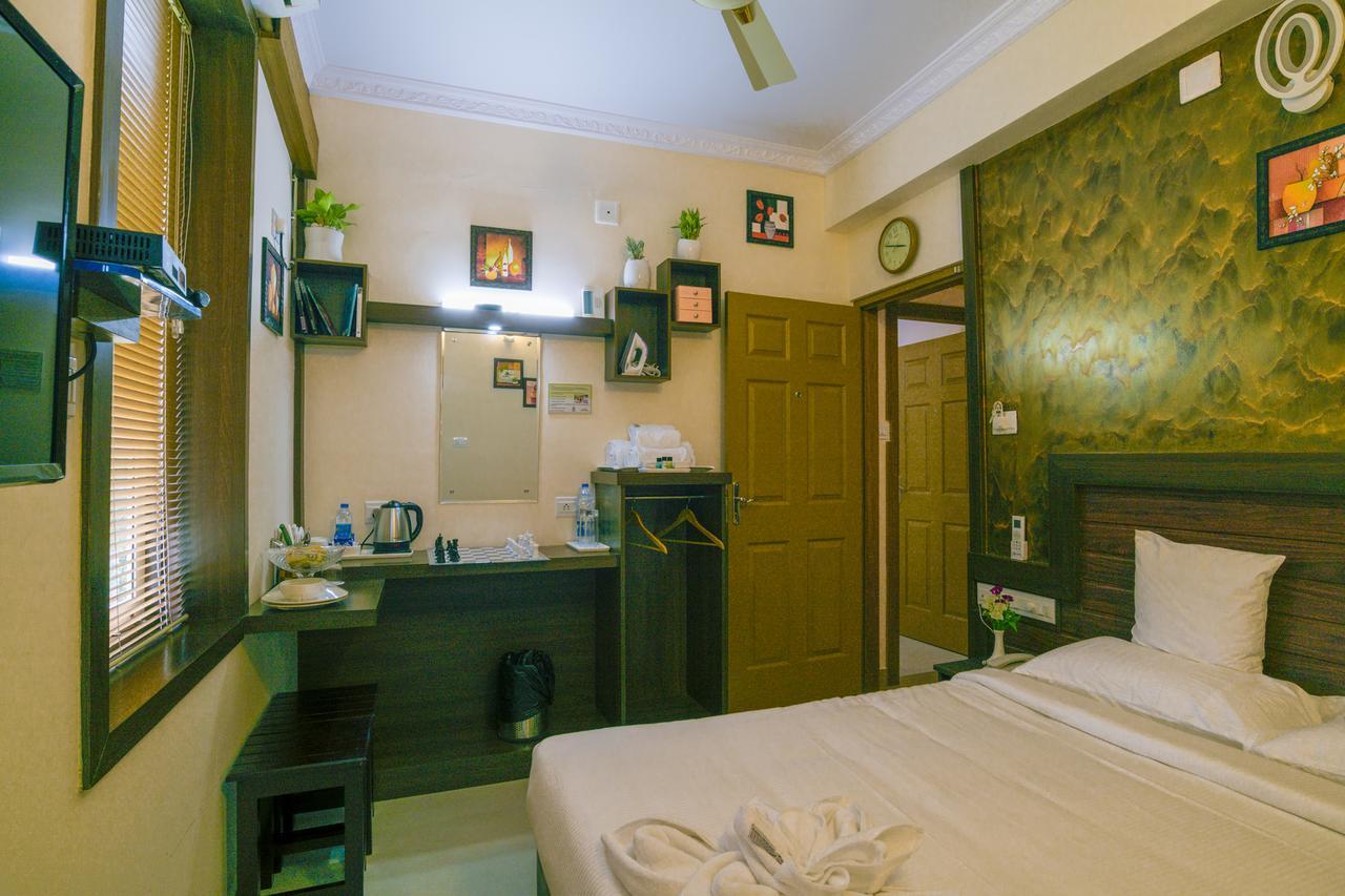 נדומבסרי Blue Bell Cochin Airport Hotel מראה חיצוני תמונה