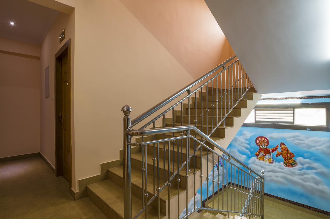 נדומבסרי Blue Bell Cochin Airport Hotel מראה חיצוני תמונה