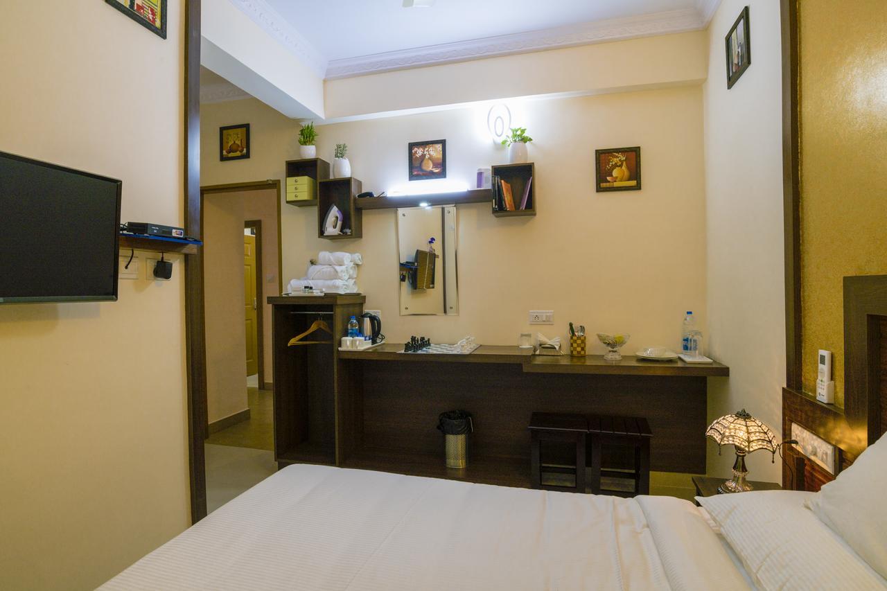 נדומבסרי Blue Bell Cochin Airport Hotel מראה חיצוני תמונה