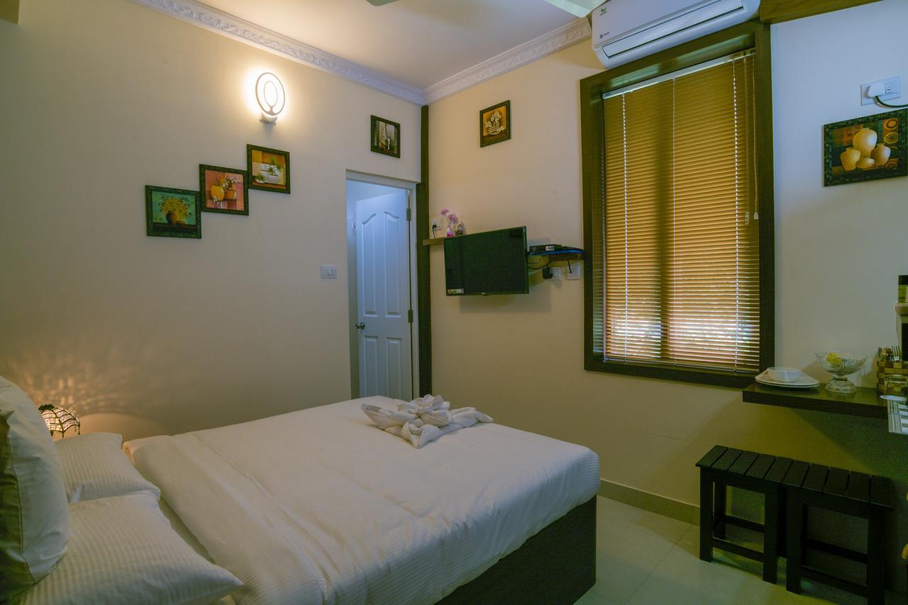 נדומבסרי Blue Bell Cochin Airport Hotel מראה חיצוני תמונה